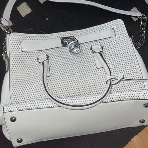 Michael Kors purse - never worn !!!!!
